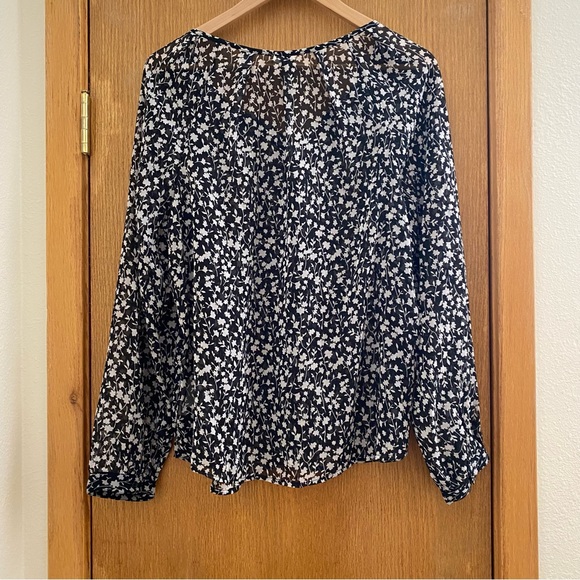 OLD NAVY • Semi-Sheer Floral Long Sleeve Top - Size L - Picture 15 of 16